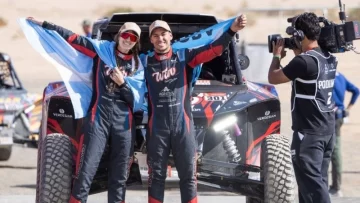 El matrimonio cordobeses Nicolás Cavigliasso y Valentina Pertegarini son ganadores del Rally Dakar