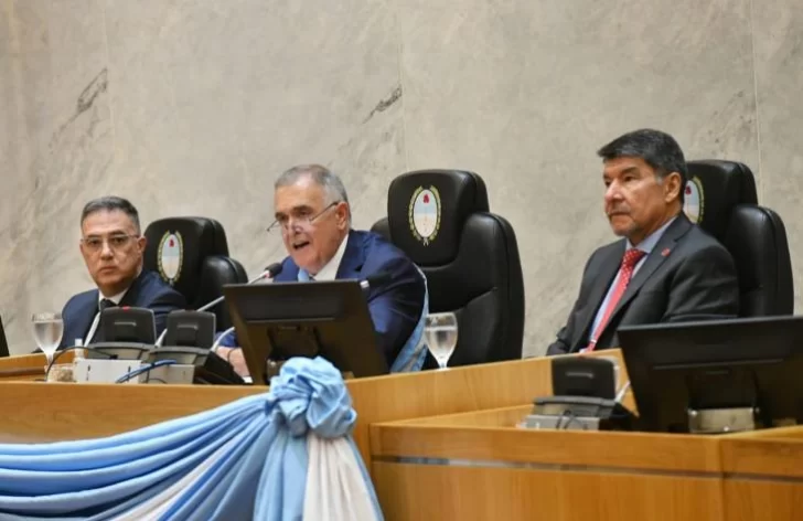 El gobernador Jaldo inauguró el 120° período de sesiones ordinarias de la Legislatura El gobernador Jaldo inauguró el 120° período de sesiones ordinarias de la Legislatura