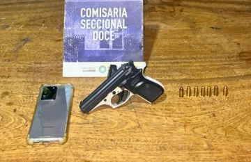 Secuestraron un arma de fuego y celulares en una casa usurpada