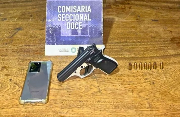 Secuestraron un arma de fuego y celulares en una casa usurpada