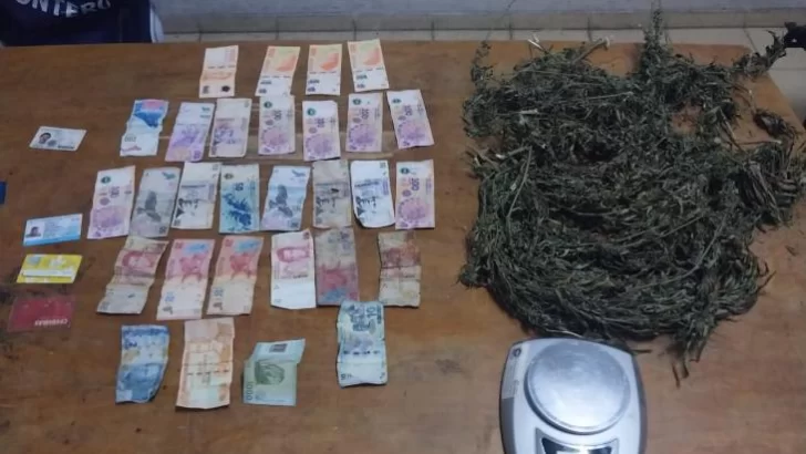 Sorprenden a un adulto-mayor con una bolsa con marihuana