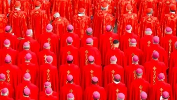 Los cuatro pasos desde el funeral de Francisco hasta la elección de un nuevo papa Los cuatro pasos desde el funeral de Francisco hasta la elección de un nuevo papa