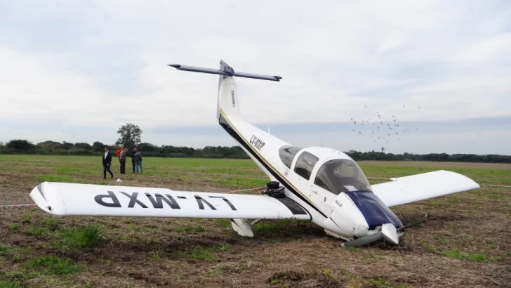 Una avioneta cayó de punta en un descampado de Yerba Buena
