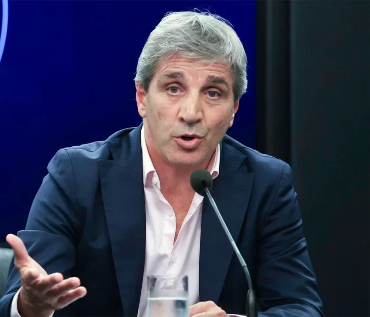 Luis Caputo: “Se terminó la Argentina miserable, regalada en dólares”