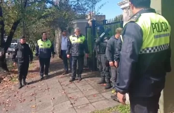 Un hombre usó a su propia hija de rehén