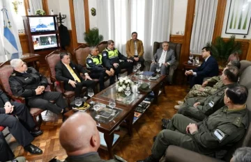 Jaldo refuerza el vínculo de Tucumán con las fuerzas federales Jaldo refuerza el vínculo de Tucumán con las fuerzas federales