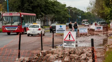 San Miguel de Tucumán repara su tejido vial, una cuadra a la vez