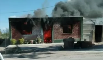 Una familia perdió su casa en un incendio