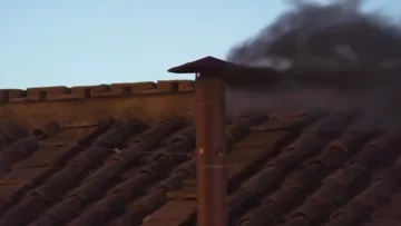 Fumata negra: no hay Papa tras la primera votación del cónclave Fumata negra: no hay Papa tras la primera votación del cónclave