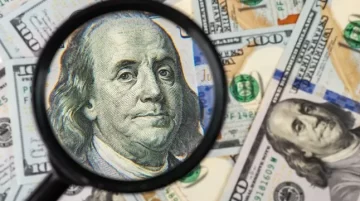 El dólar oficial se derrumbó $75, su mayor caída diaria desde el inicio del nuevo régimen cambiario El dólar oficial se derrumbó $75, su mayor caída diaria desde el inicio del nuevo régimen cambiario