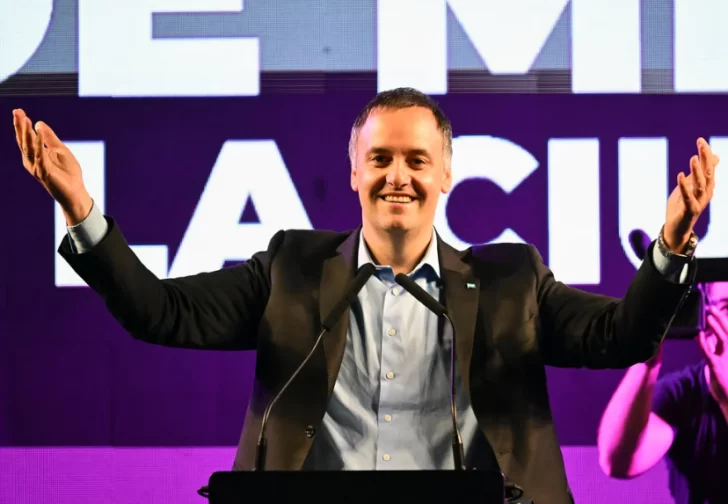 Manuel Adorni aseguró que fueron “infiltrados” los que denunciaron que no les pagaron por ir al acto de cierre