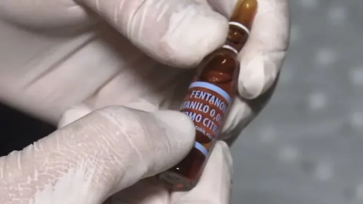 Allanan cinco droguerías por el fentanilo contaminado