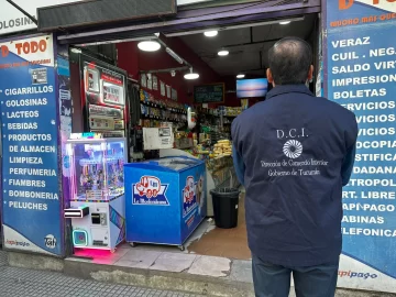 Clausuraron un local de cobros extra bancarios por aplicar recargos indebidos Clausuraron un local de cobros extra bancarios por aplicar recargos indebidos