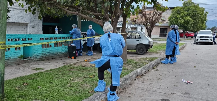 Intento de femicidio en barrio Victoria: una mujer fue baleada por su esposo frente a sus hijos y está en grave estado Intento de femicidio en barrio Victoria: una mujer fue baleada por su esposo frente a sus hijos y está en grave estado