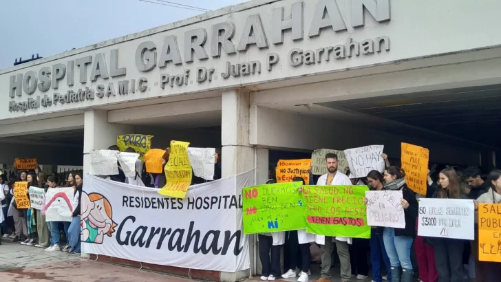 El Gobierno aumentó los salarios a residentes del Garrahan y busca desactivar el conflicto