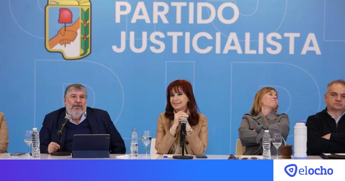 Cristina Kirchner se reúne con senadores peronistas en la sede del PJ ...