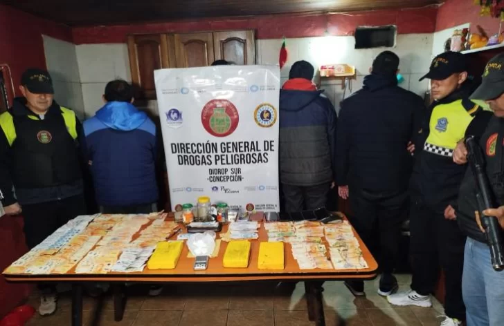 Personal policial secuestró más de tres kilos de cocaína y detuvo a cinco personas