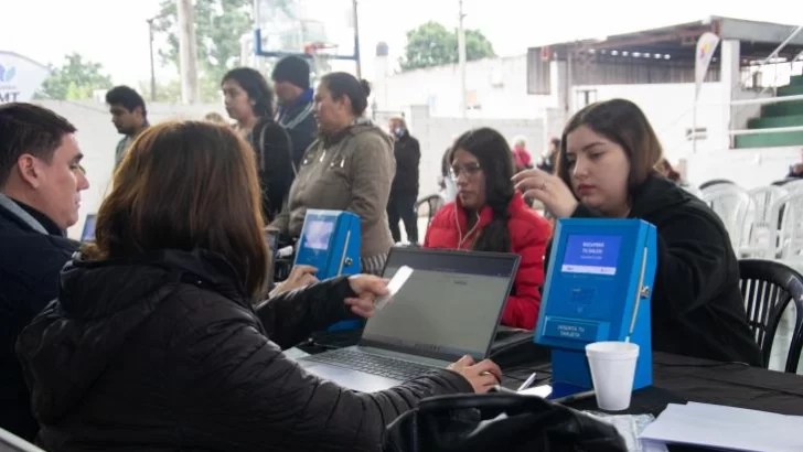 Comenzó la entrega de la tarjeta SUBE a 7.500 alumnos del interior
