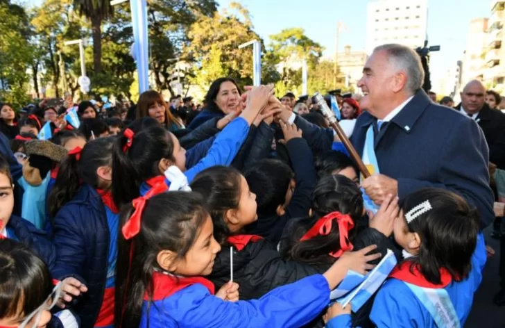 El gobernador Jaldo encabezó el festejo por el Día de la Bandera