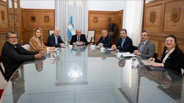 El Gobierno reactivó el Consejo de Mayo y busca acordar un documento final que tenga las reformas estructurales para 2026