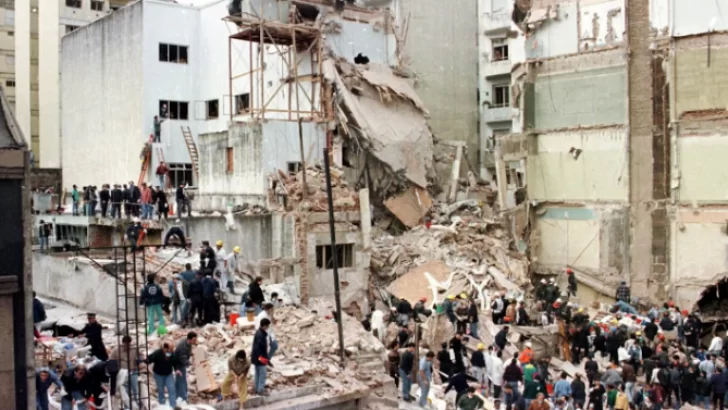 La Justicia realizará un juicio en ausencia para los acusados del atentado a la AMIA