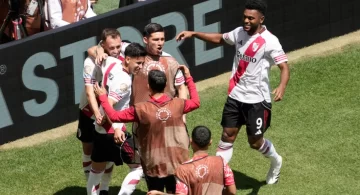 River derrotó 3-1 a Urawa Red Diamonds en su debut