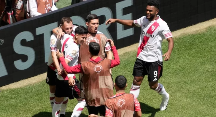 River derrotó 3-1 a Urawa Red Diamonds en su debut