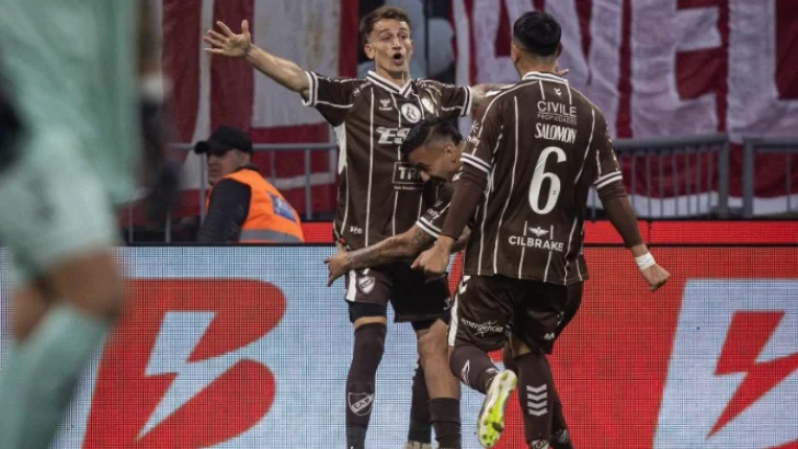 Platense hizo historia: venció a Huracán y se consagró campeón del Torneo Apertura por primera vez