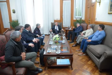 Con la mediación de Jaldo, hubo acuerdo paritario en el sector sucroalcoholero Con la mediación de Jaldo, hubo acuerdo paritario en el sector sucroalcoholero