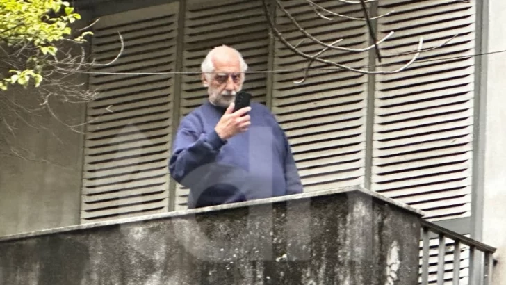 El ex fiscal Carlos Albaca cumple la condena en su casa