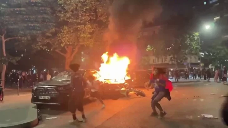 Los festejos en París se transformaron en caos y desborde, tras el título del PSG: dos muertos y 200 heridos Los festejos en París se transformaron en caos y desborde, tras el título del PSG: dos muertos y 200 heridos