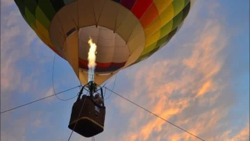 Cayó un globo aerostático en Brasil: un muerto y una decena de heridos