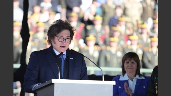 Milei encabezó el Día de la Bandera con un discurso dirigido a las Fuerzas Armadas