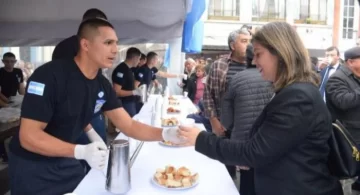 Tucumán celebró el 9 de Julio con fervor popular, pese a la ausencia presidencial Tucumán celebró el 9 de Julio con fervor popular, pese a la ausencia presidencial