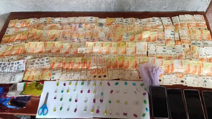 Diversos allanamientos derivaron en el decomiso de armas, drogas y un vehículo