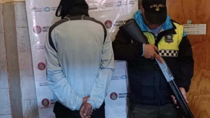 Un sujeto quedó detenido luego de herir con un cuchillo a un efectivo policial