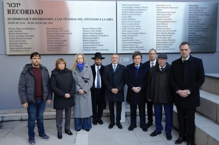 Milei en el acto por el aniversario del atentado a la AMIA: “No vamos a parar hasta que se haga justicia”