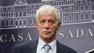 Un video muestra al ministro Cuneo Libarona ofreciendo su influencia a un ex agente federal para “limpiar” su imagen