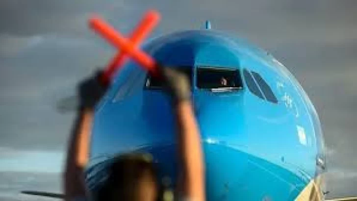 Vacaciones de invierno: paros de controladores aéreos podrían complicar vuelos