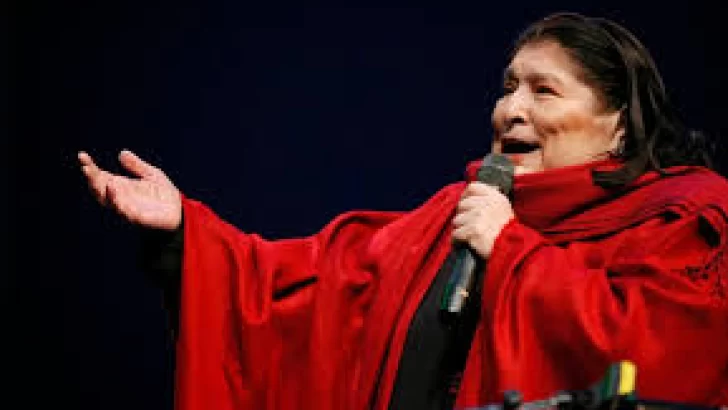 A 90 años del nacimiento de Mercedes Sosa, el Colón le rinde homenaje con un evento solidario
