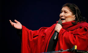 A 90 años del nacimiento de Mercedes Sosa, el Colón le rinde homenaje con un evento solidario