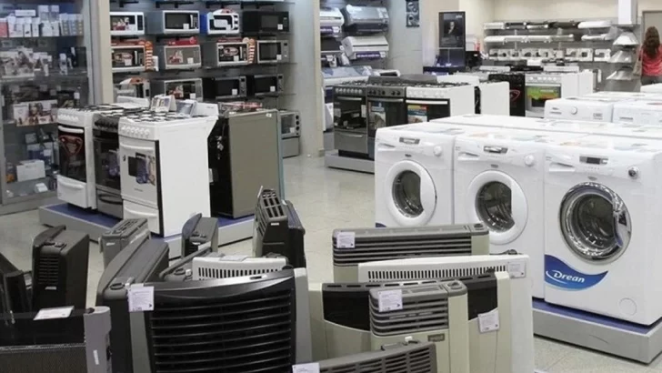 Cómo funciona el nuevo esquema oficial para ingresar al país electrodomésticos no previstos en el régimen de equipaje