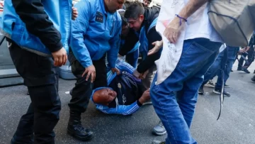 Nueva marcha de jubilados con represión y al menos cinco detenidos frente al Congreso