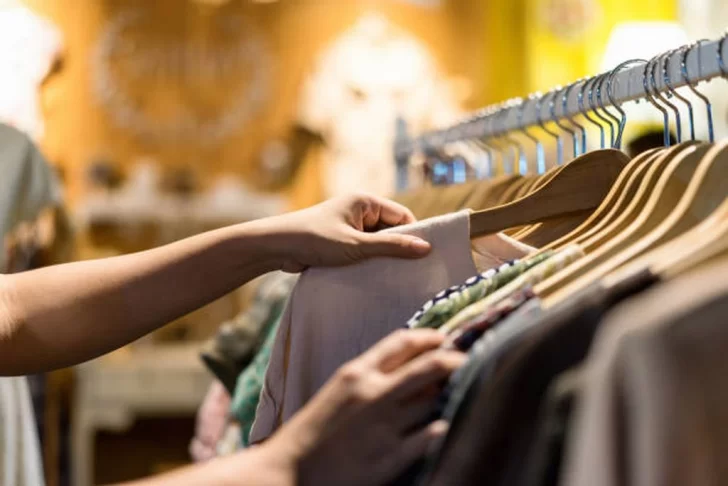 La venta de ropa cayó 7,7% en el tercer bimestre y se encienden las alertas en el sector
