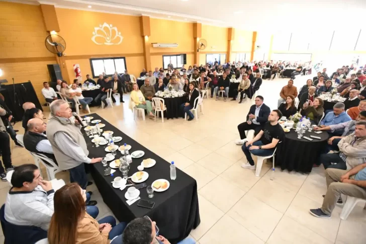 1200x799_jaldo-encabezo-acto-cadillal-llamo-unidad-peronismo-rumbo-octubre-1100318-134205-728x485