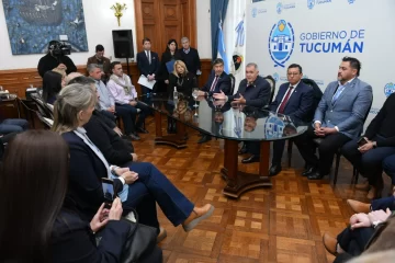El Gobierno tucumano incorporó docentes municipales al escalafón provincial