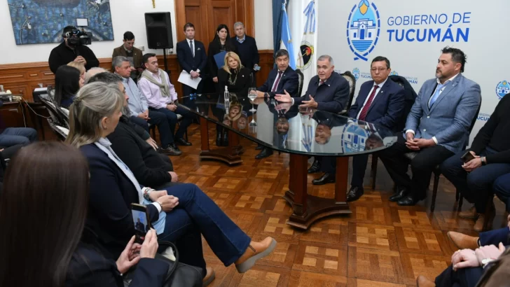 El Gobierno tucumano incorporó docentes municipales al escalafón provincial