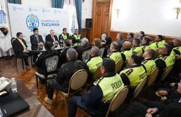 Reunión del gobernador Jaldo con la plana mayor de la Policía y del Servicio Penitenciario
