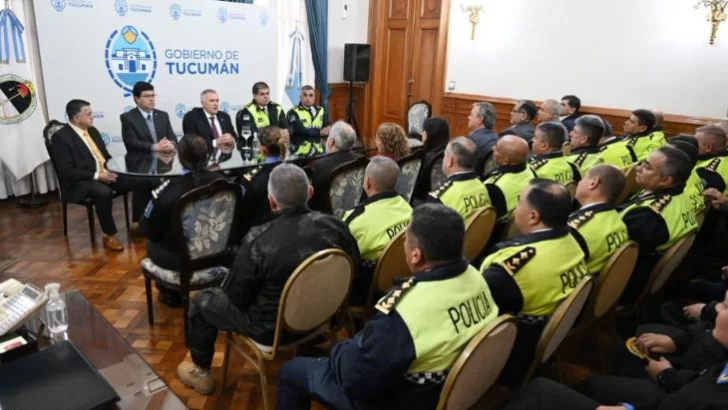 Reunión del gobernador Jaldo con la plana mayor de la Policía y del Servicio Penitenciario