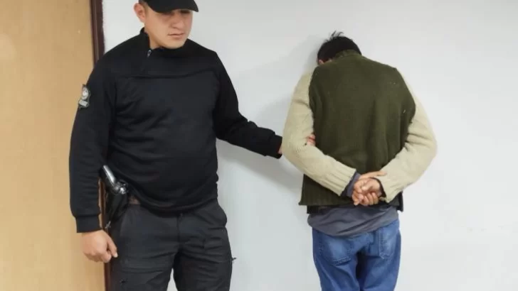 Detuvieron al sujeto que acosó sexualmente a una joven en la puerta de un edificio